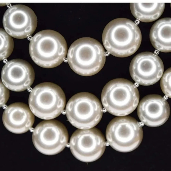 Charter Club Imitation Pearl Three-Row Collar Necklace Gray NWT - Picture 4 of 6